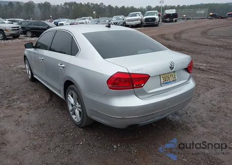 2013 Volkswagen Passat 2.0L Tdi Se из США, поврежденный, VIN 1VWBN7A39DC052384
